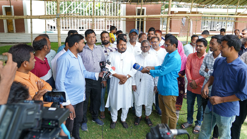 ৬ থেকে ৮ ঘণ্টার মধ্যেই কোরবানির বর্জ্য অপসারণ করা হবে: রাসিক প্রশাসক