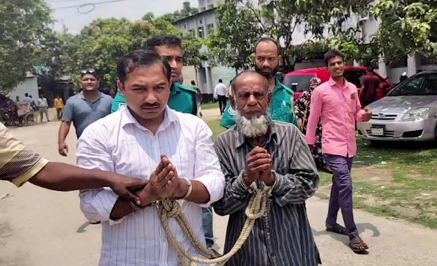 কিশোরগঞ্জের প্রতারক জিনের বাদশা রাজশাহীতে পুলিশ রিমান্ডে