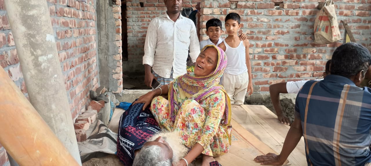 ভাড়ার টাকা বাঁচাতেই রডের ট্রাকে ঈদযাত্রা : ৯ বন্ধুর জন্য ঘরে ঘরে কান্নার রোল