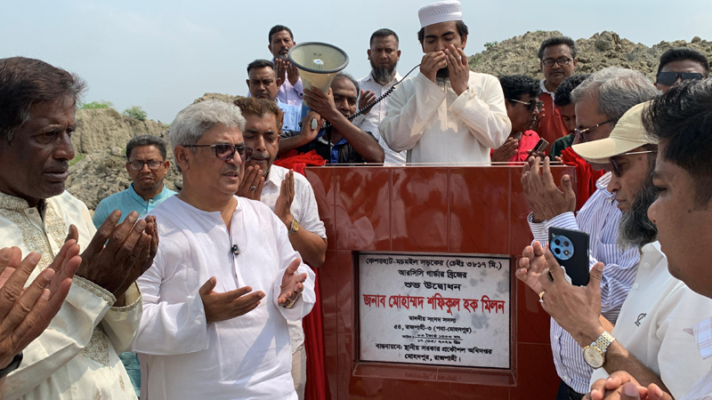 মোহনপুরে উন্নয়ন প্রকল্পের উদ্বোধন করলেন এমপি মিলন