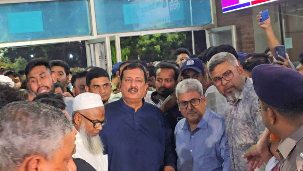 রাজশাহী রেলওয়ে স্টেশনে হামলা ও ভাংচুরে জড়িতরা রাষ্ট্রের শত্রু : ভূমি মন্ত্রী মিনু